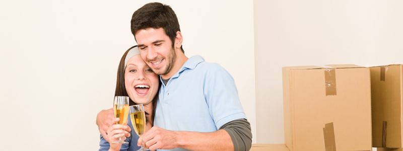 young couple preparing for a house relocation